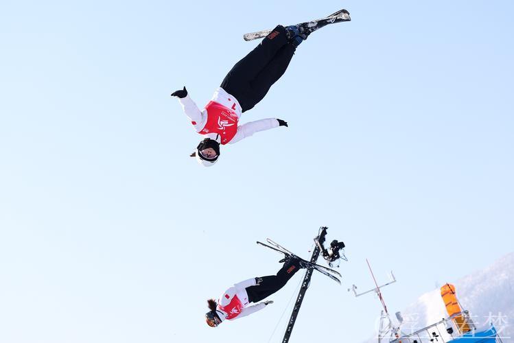 四位中国运动员成功挺进女子空中技巧决赛